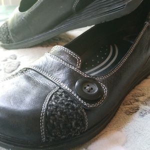 Dansko flats